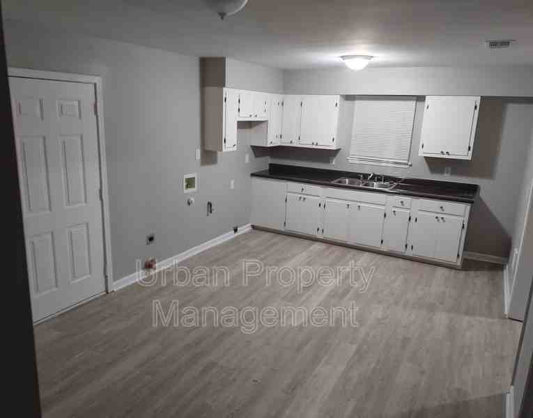 307 S Parkway E - Photo 2 of 6