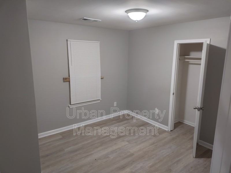 307 S Parkway E - Photo 3 of 6