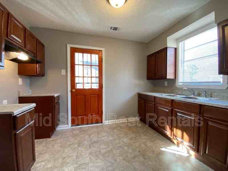 1990 Martin Cir - Photo 3 of 6