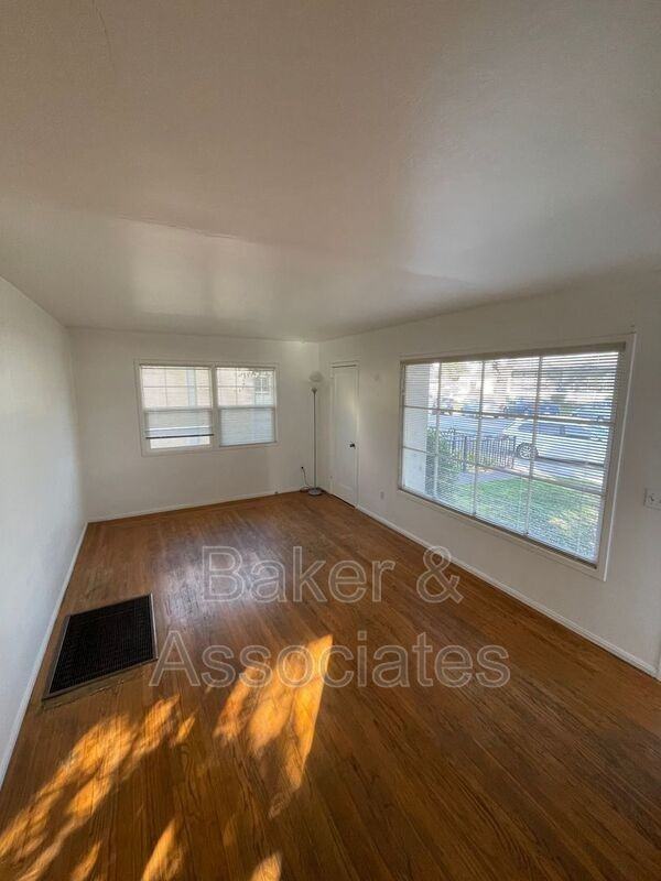 210 Ridgway Ave - Photo 2 of 12