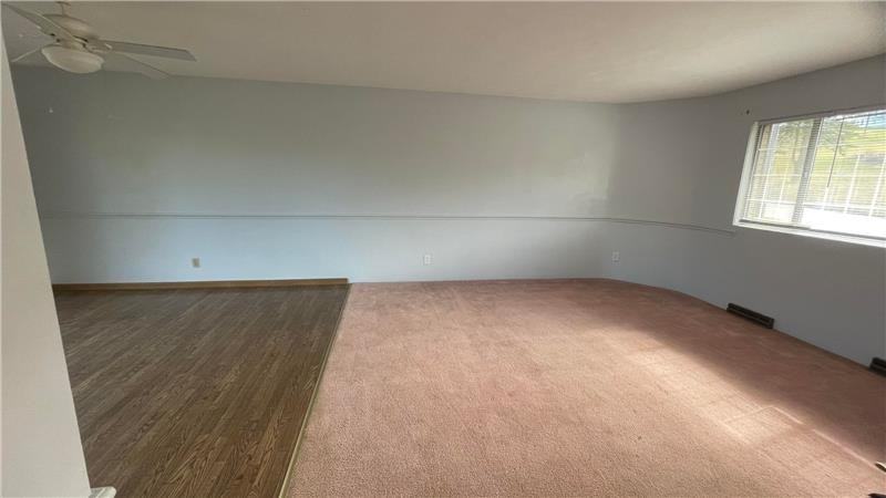 127 N Avalon Dr - Photo 3 of 12