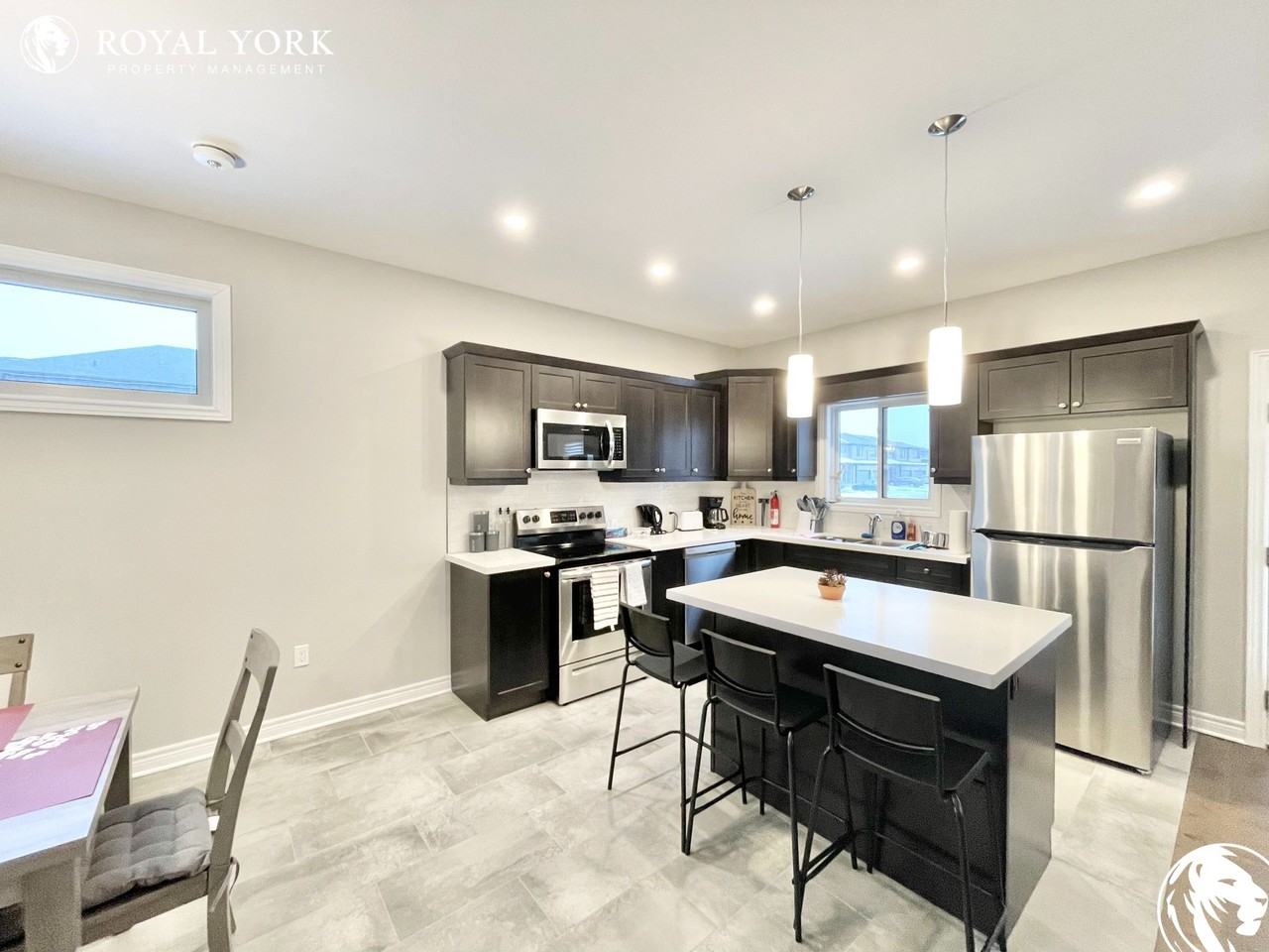 8985 Emily Blvd - Photo 2 of 39