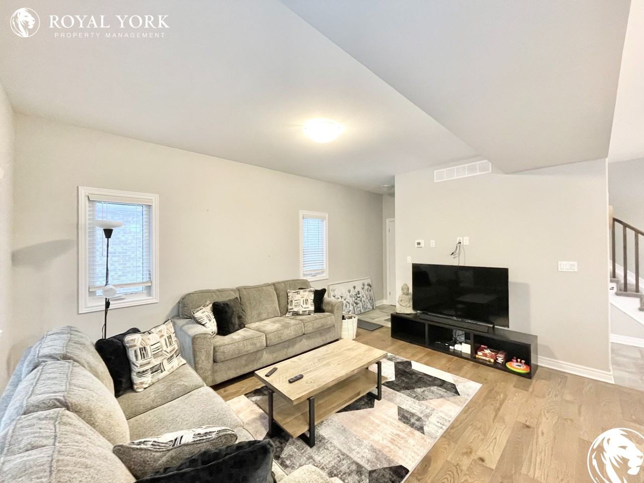8985 Emily Blvd - Photo 3 of 39