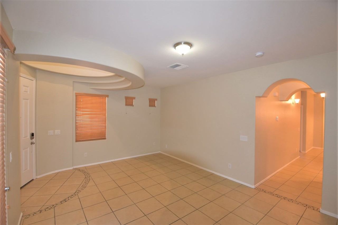 4540 W Valencia Dr - Photo 3 of 12