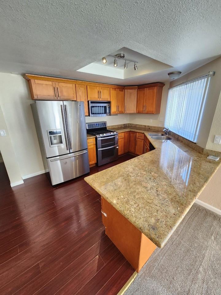 735 Wedgewood Dr #1 - Photo 4 of 19