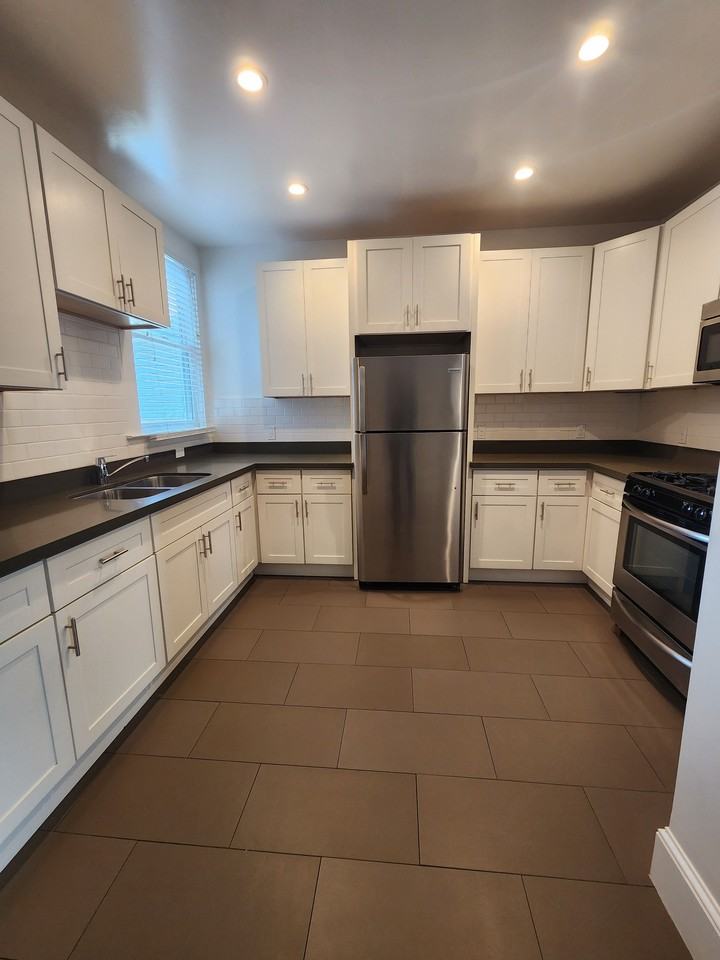 405 22nd Ave #405 - Photo 5 of 10