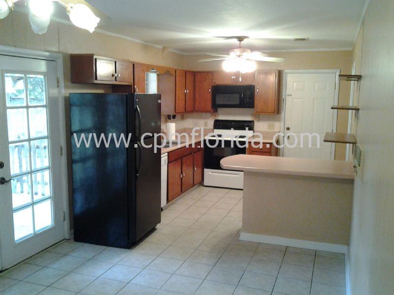 7900 Le Grande Dr - Photo 2 of 3