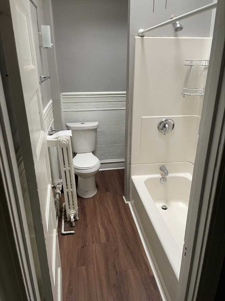 6529 Torresdale Ave #2 - Photo 4 of 7