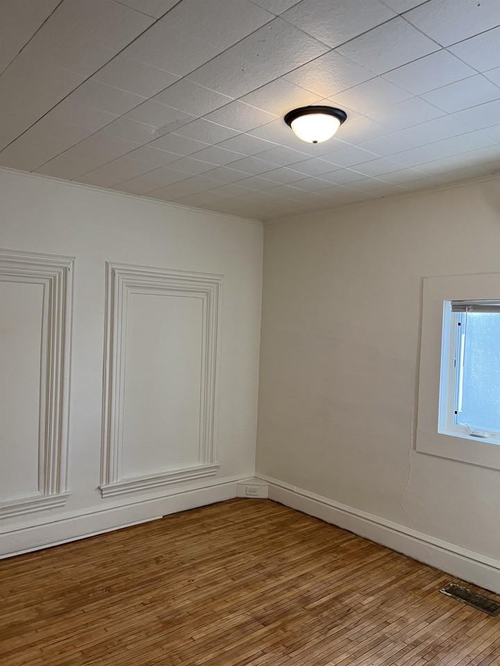 223 8th Ave S #1 - Photo 3 of 12