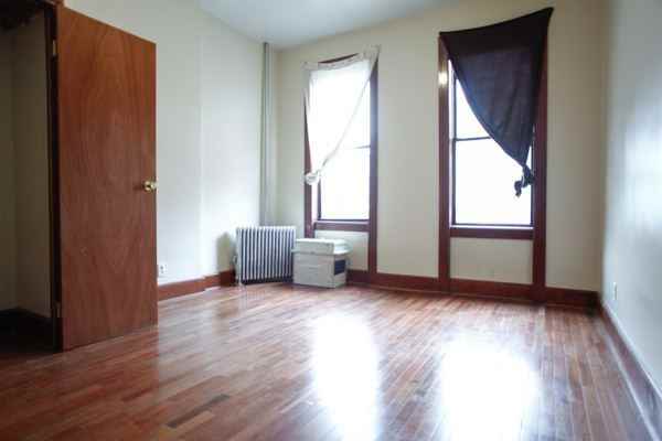 Knickerbocker Avenue and george st - Photo 2 of 7