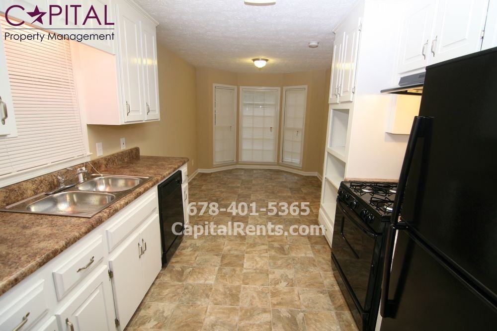 130 Lori Ln - Photo 3 of 11