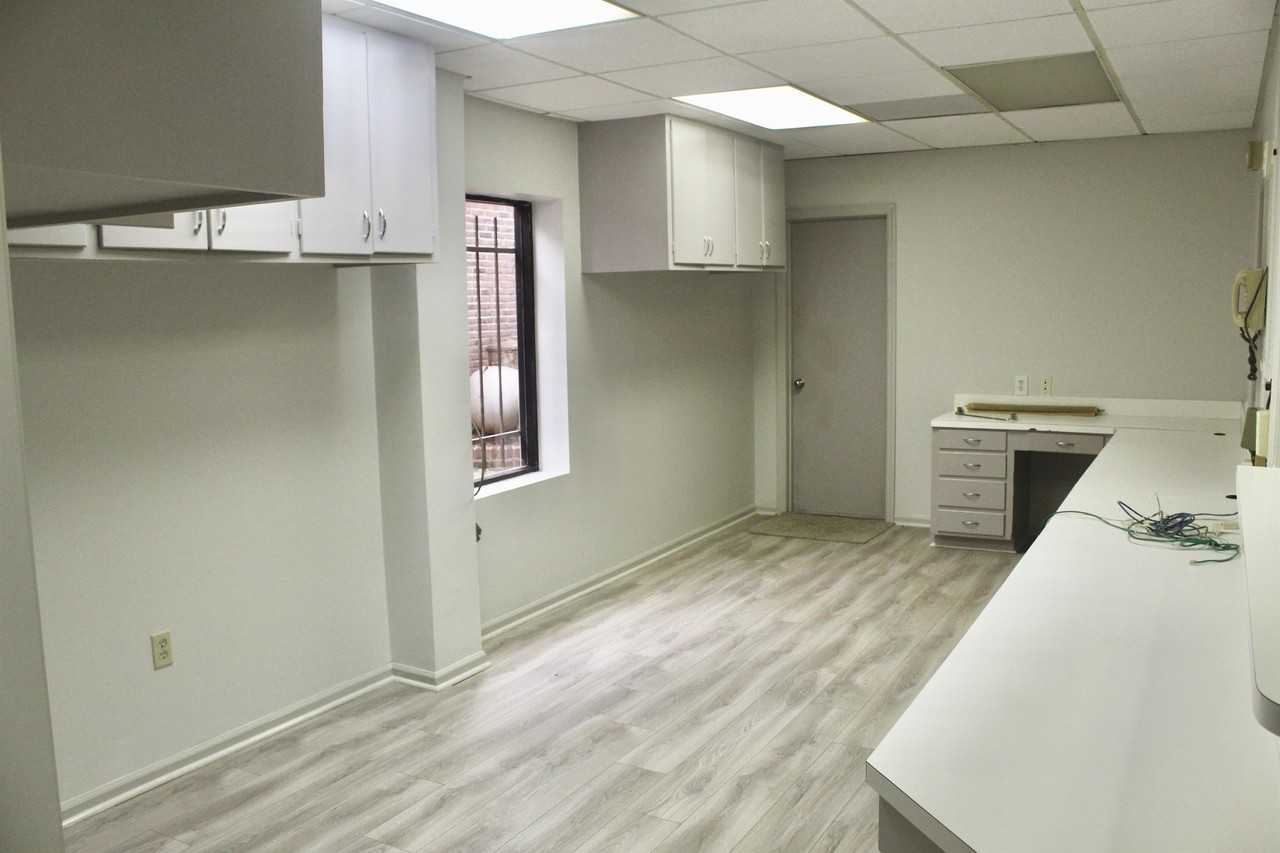 1505 W 3rd Ave #A - Photo 7 of 20