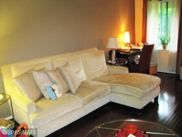 101 Cross Keys Rd - Photo 3 of 17