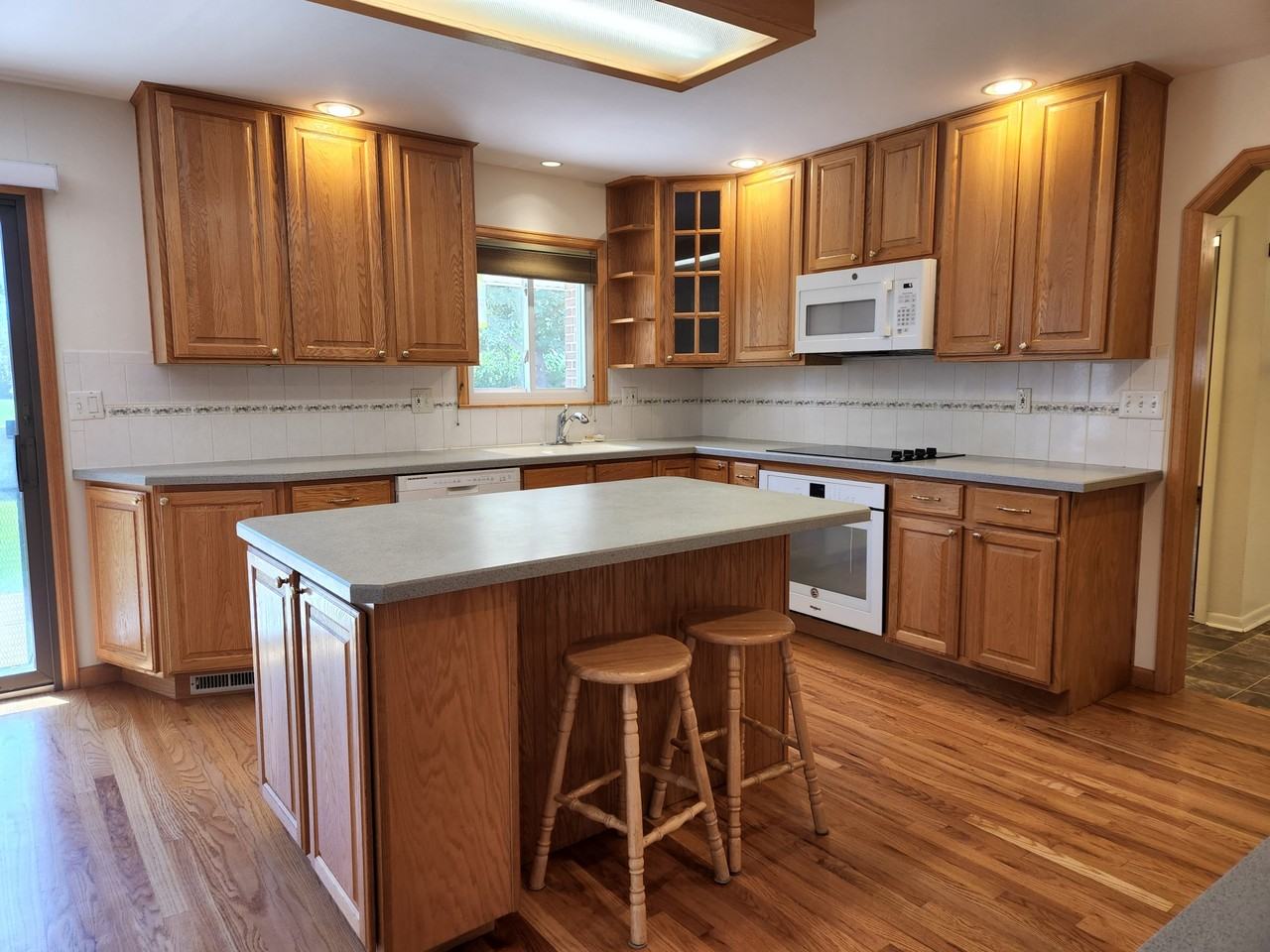 2410 W 20th Street Rd #1 - Photo 3 of 26