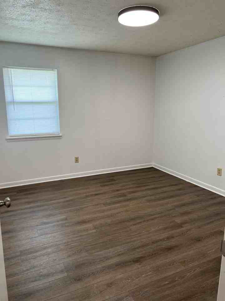 145 Hillview Avenue #20 - Photo 6 of 7