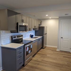 1075 Baker Street - Photo 2 of 7