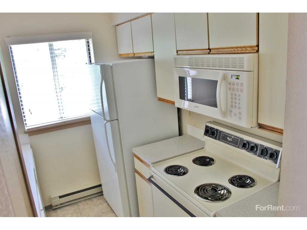 Country Homes Court - Photo 2 of 20