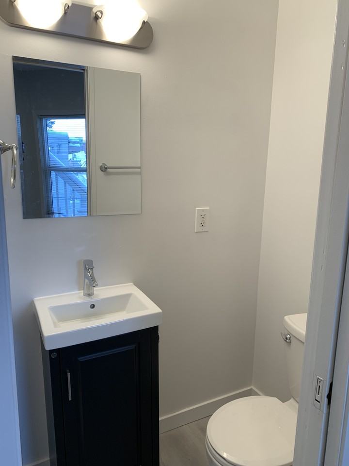 Keefer Apartments - Photo 3 of 4