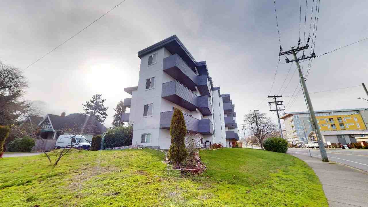 Dunsmuir Court Apartments 803 Esquimalt Rd, Esquimalt, BC V9A 3M5