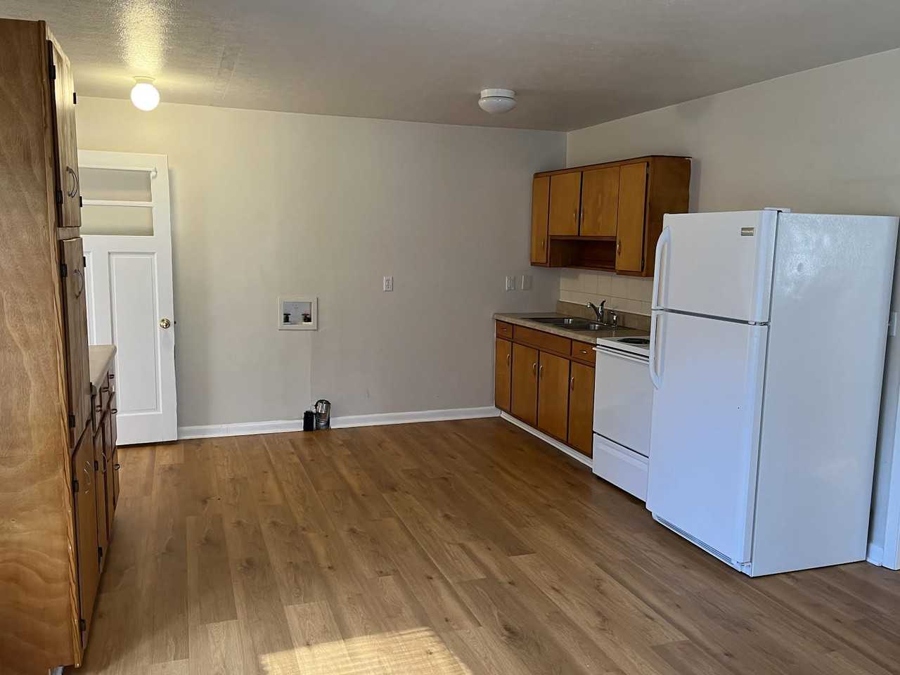 2350 Rolfe St #A - Photo 5 of 8