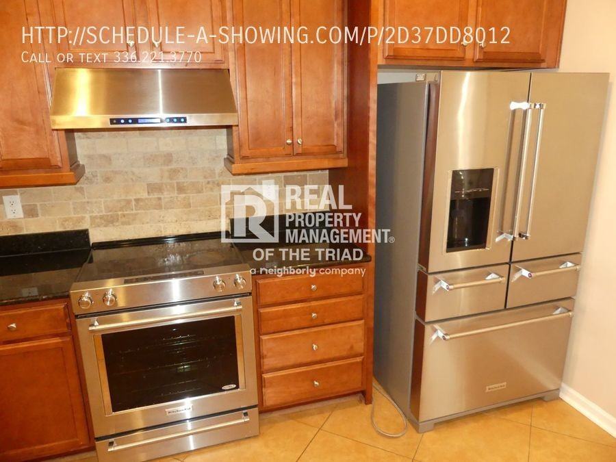 11 Saint Christopher Sq - Photo 3 of 29