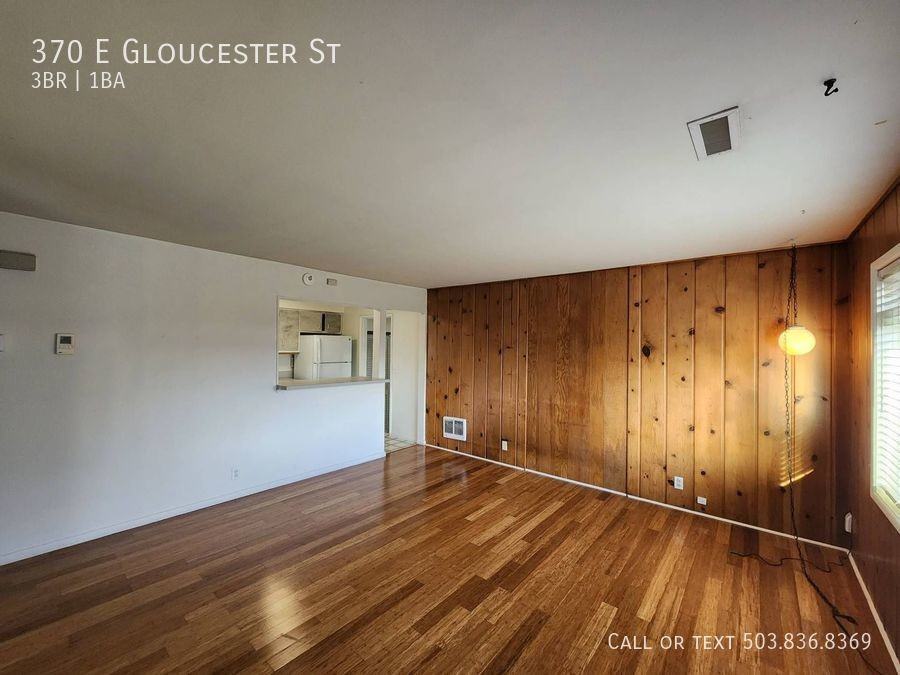 370 E Gloucester St - Photo 2 of 21