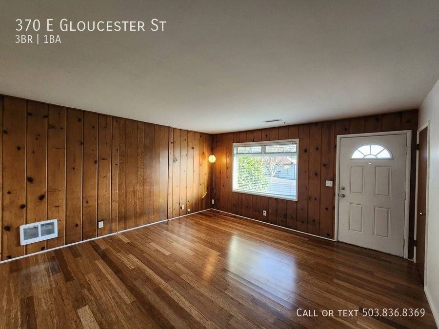 370 E Gloucester St - Photo 3 of 21