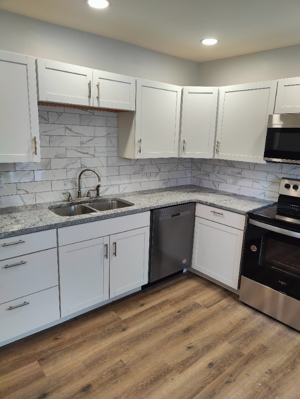 504 Exeter Ave #B - Photo 3 of 27