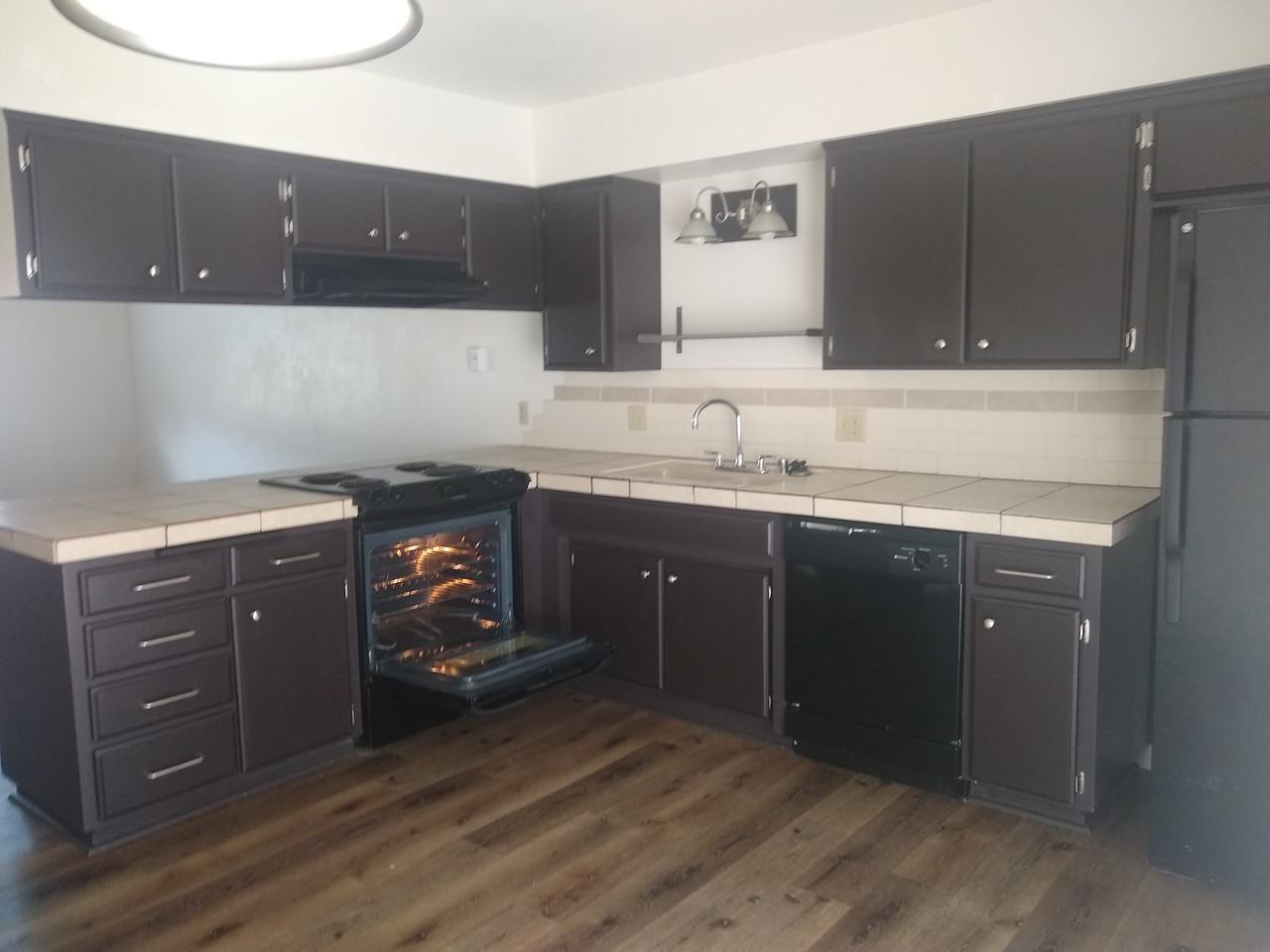 217 E I St - Photo 2 of 7