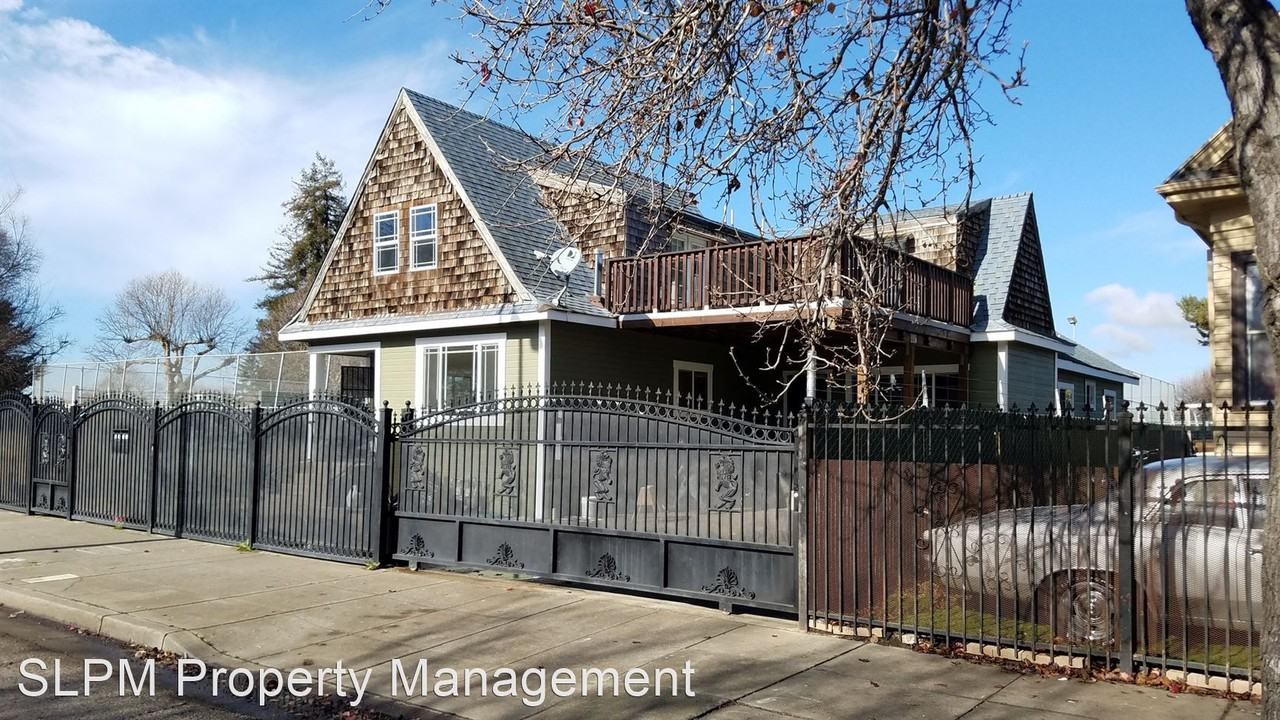 1211 & 1213  98th Ave - Photo 3 of 12