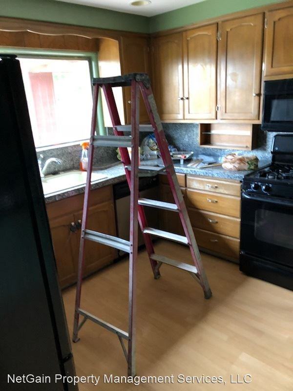 195 West 400 South - Photo 2 of 5