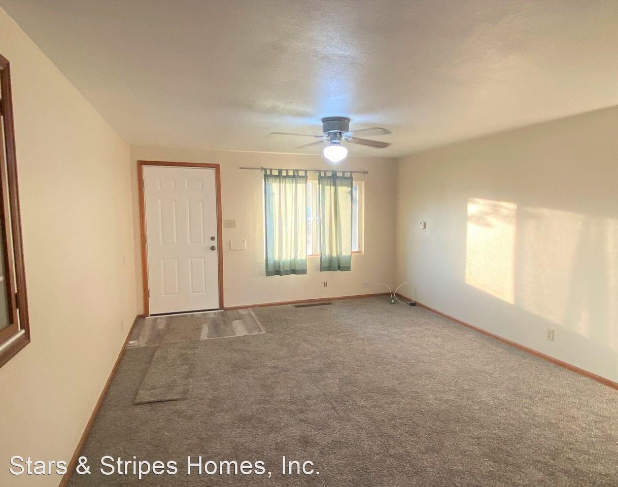 1681 Hanover St - Photo 3 of 14