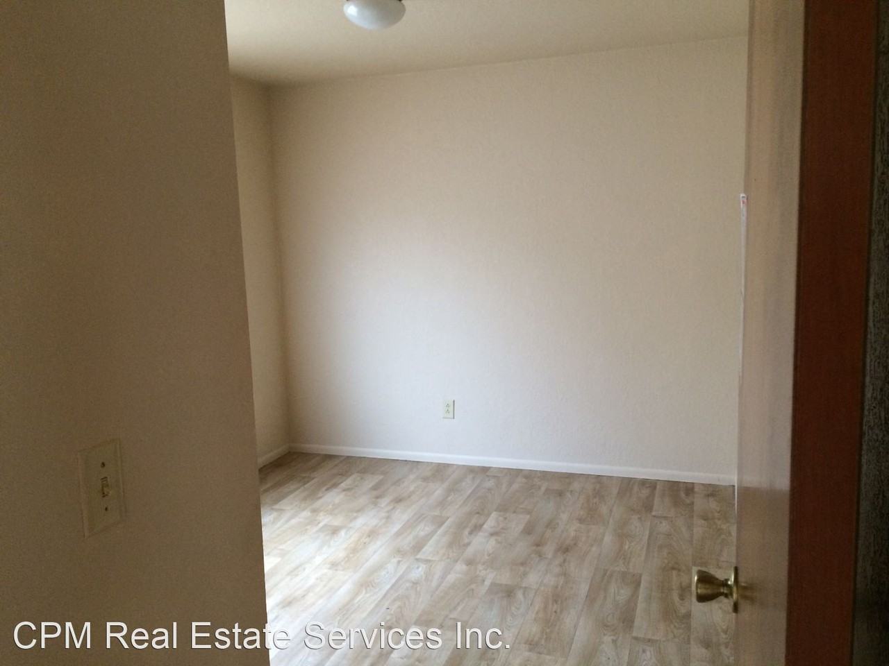 223 Cedar St - Photo 3 of 8