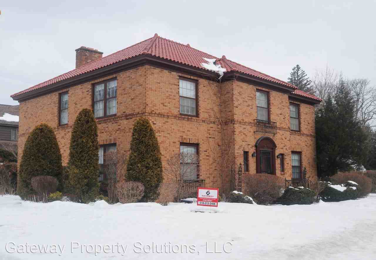 255 Market St, Amsterdam, NY 12010 4 Bedroom Apartment for 1,900/month