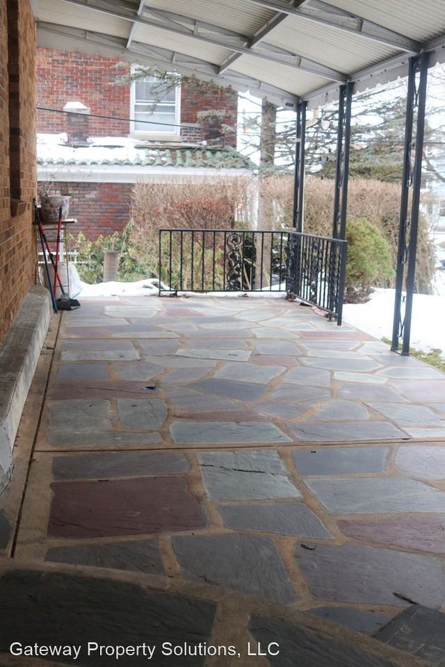 255 Market St - Photo 3 of 24