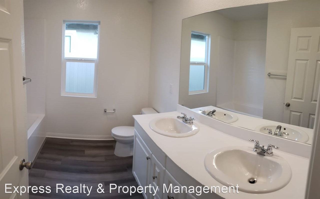 2410 Wild Oak Ct - Photo 2 of 10