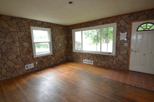 2566 Dolphin Dr - Photo 2 of 12