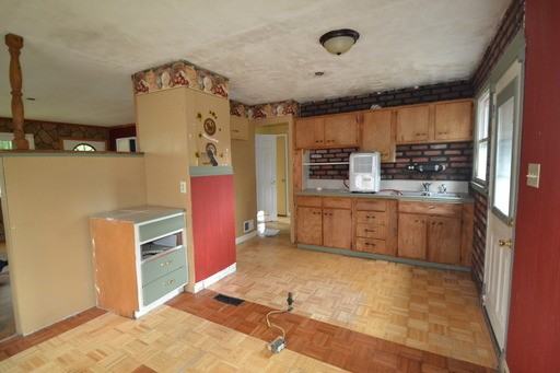 2566 Dolphin Dr - Photo 3 of 12