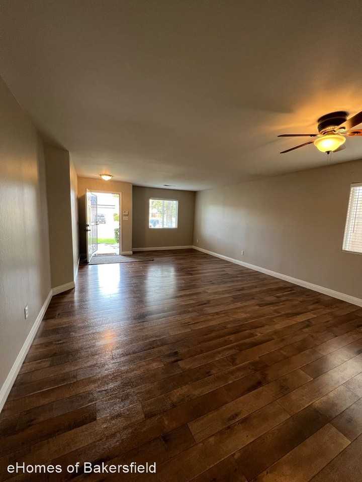 9805 Battersea Park Dr - Photo 3 of 30