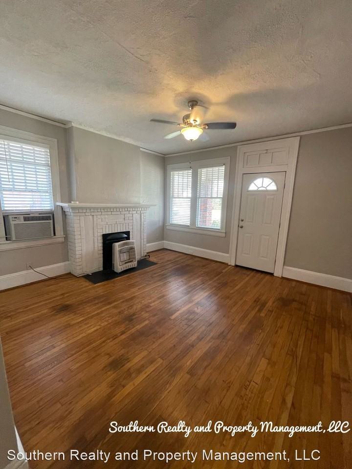 Newly Renovated Duplex - Photo 3 of 9