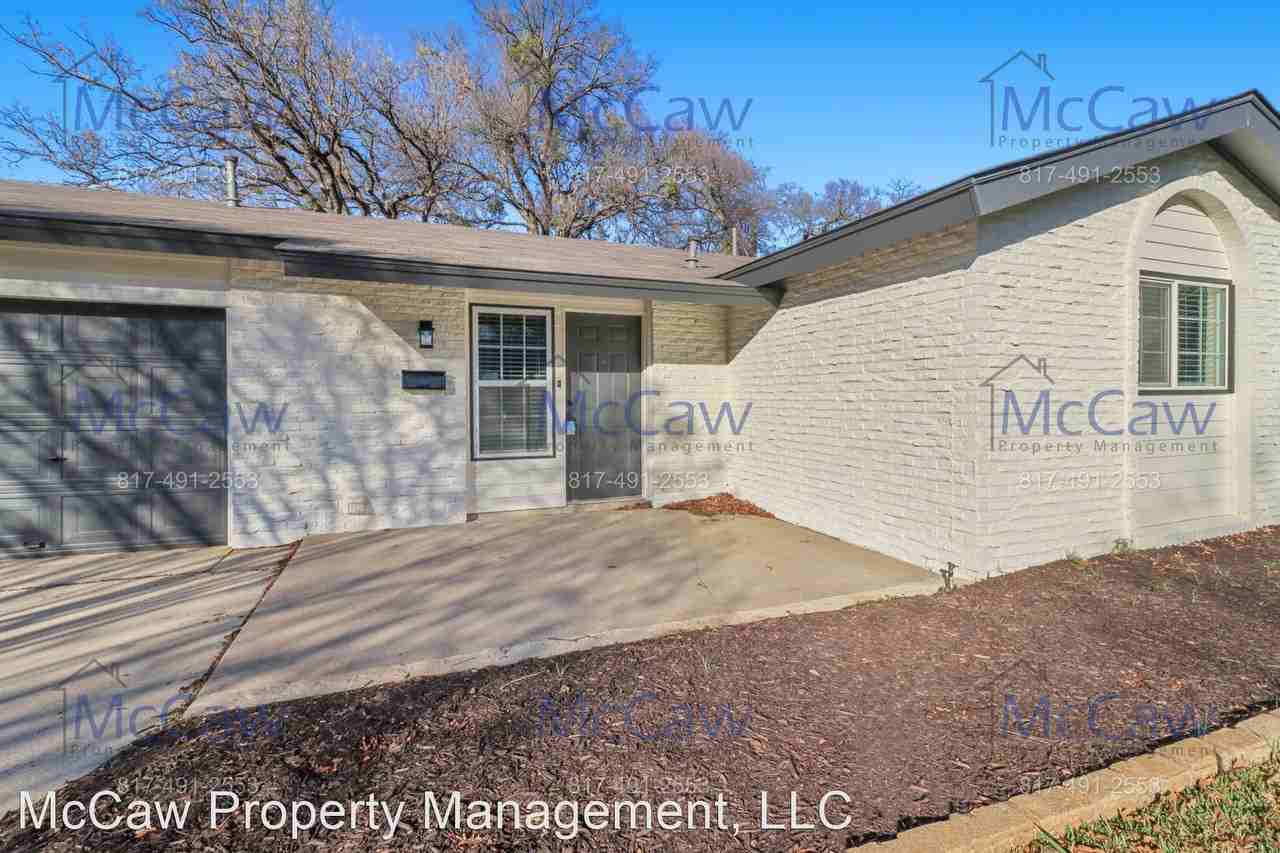 706 Janann St - Photo 2 of 33