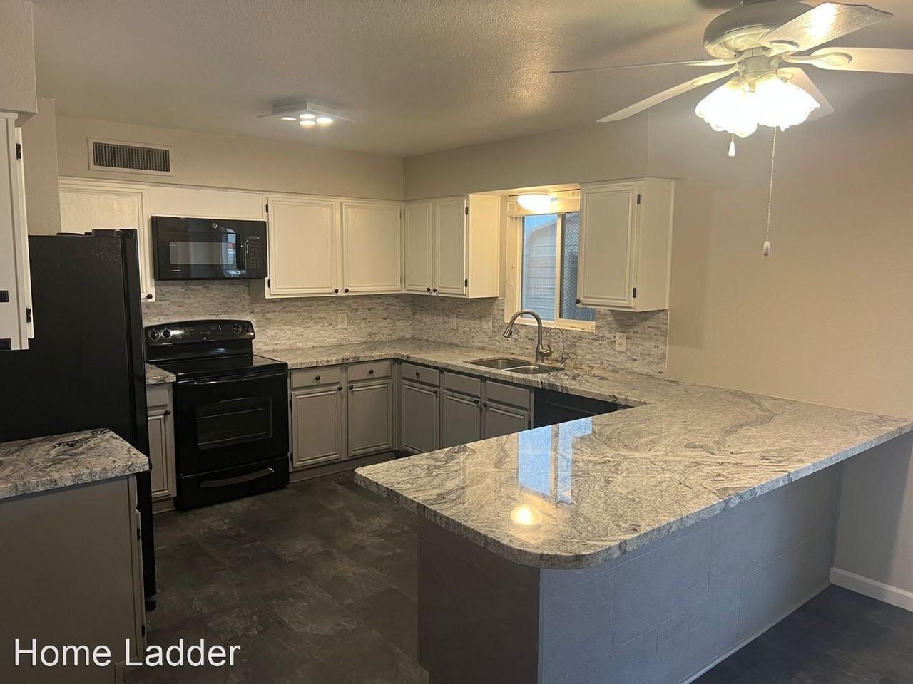 760 W Bunker Hill Dr - Photo 3 of 20