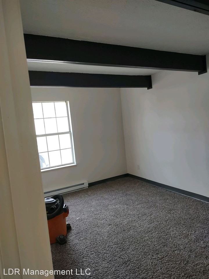 258A-305A Quail Creek Dr - Photo 3 of 5