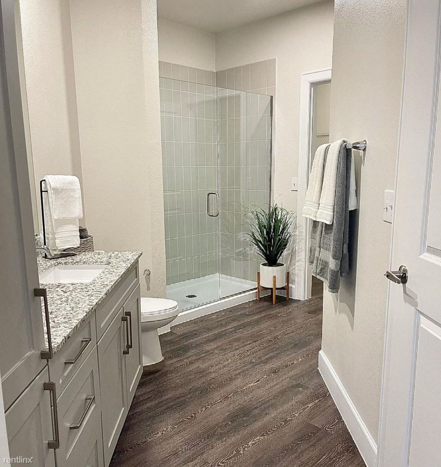 700 E Whitestone Blvd - Photo 2 of 4