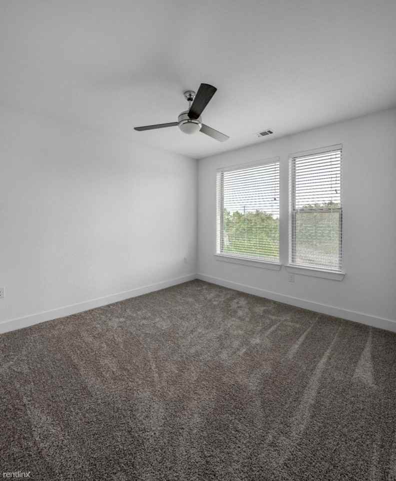 700 E Whitestone Blvd - Photo 3 of 4
