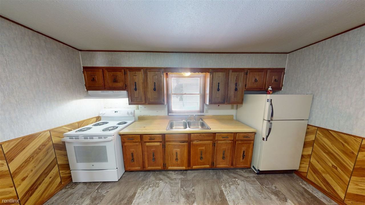 223 N 11th St - Photo 2 of 4