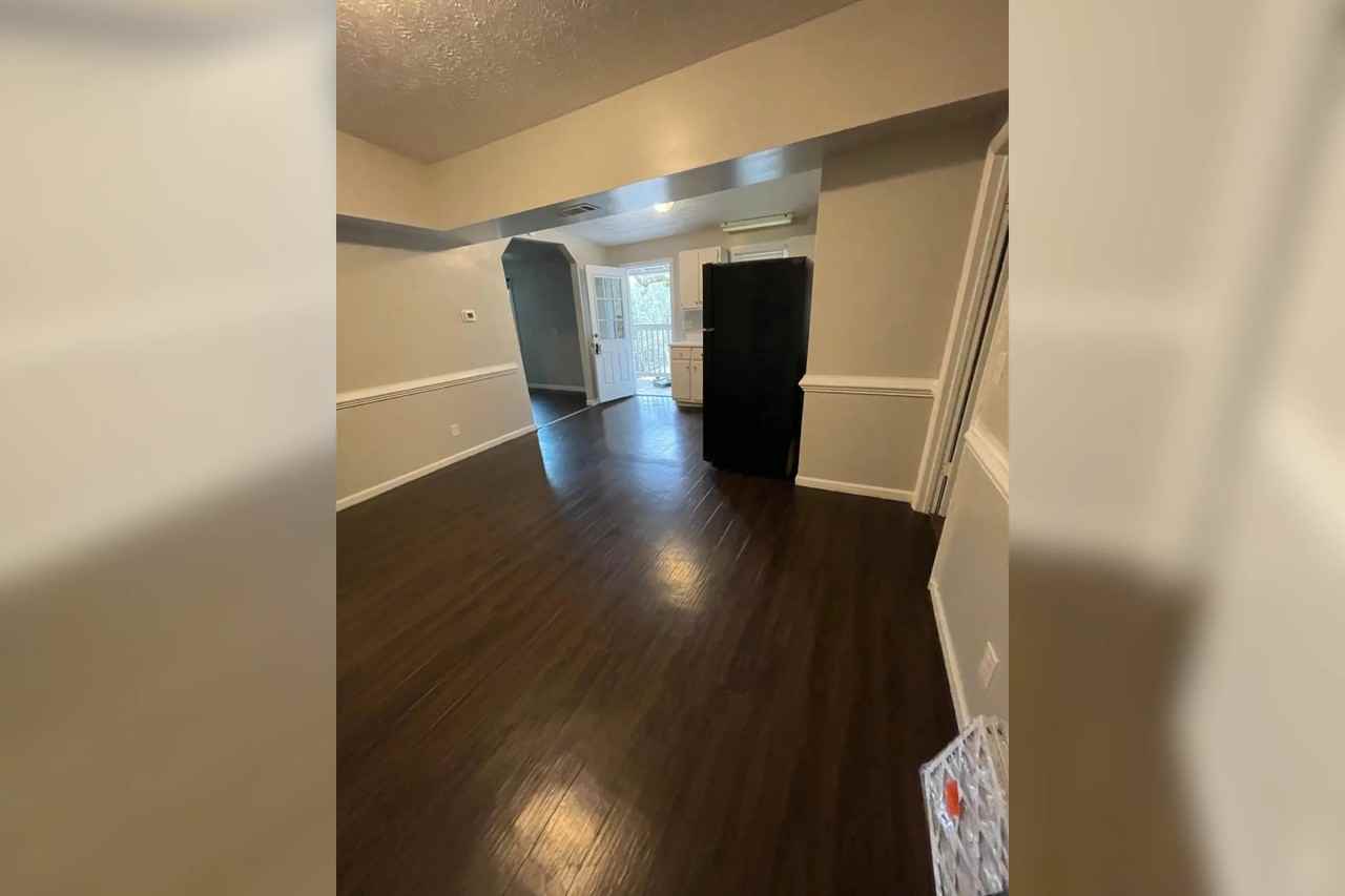 212 Chandler St - Photo 2 of 10