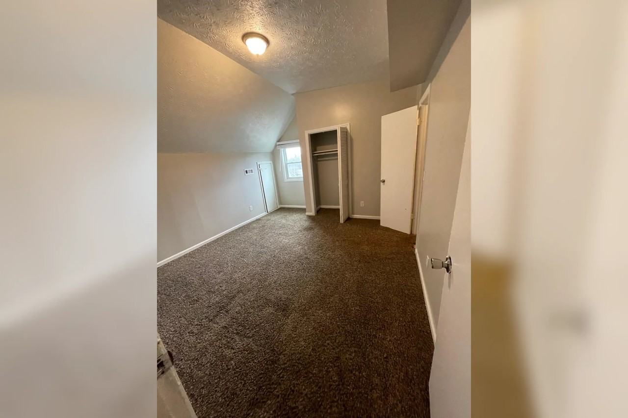 212 Chandler St - Photo 3 of 10