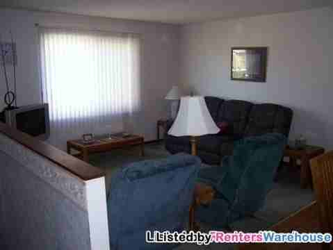 531 Tiffany Dr - Photo 2 of 9