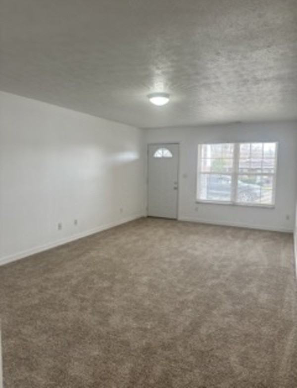 2922 Virginia Ave - Photo 2 of 12